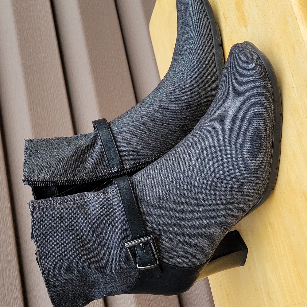 AEROSOLES BOOTS